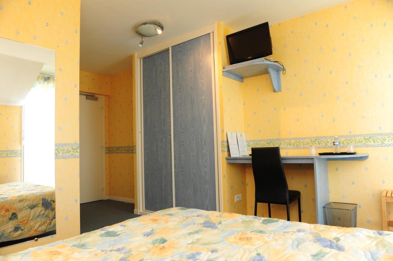 Logis Argonne Hotel Vouziers Екстериор снимка