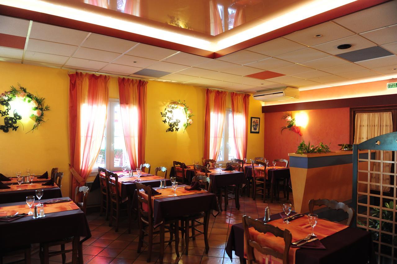 Logis Argonne Hotel Vouziers Екстериор снимка